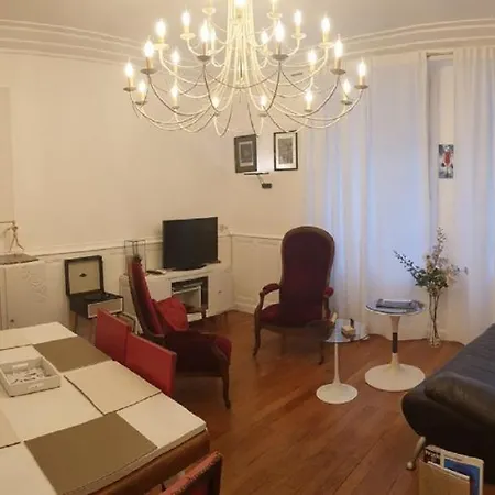L Rutene Apartment *